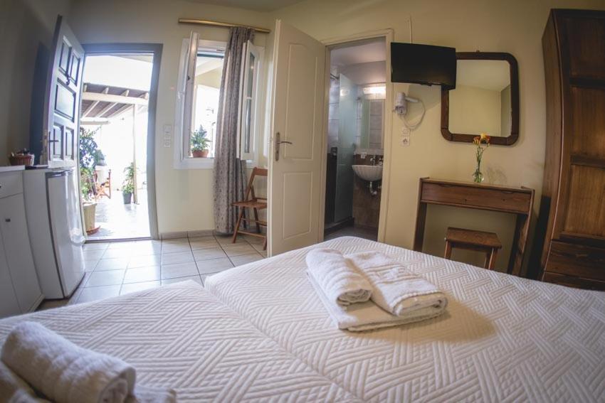 Filoxenia Hotel Tinos Ngoại thất bức ảnh